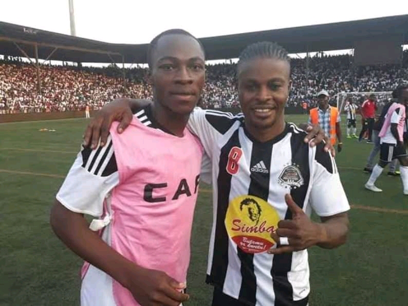 Trésor Mputu et Jackson Muleka après la victoire face à Bazano