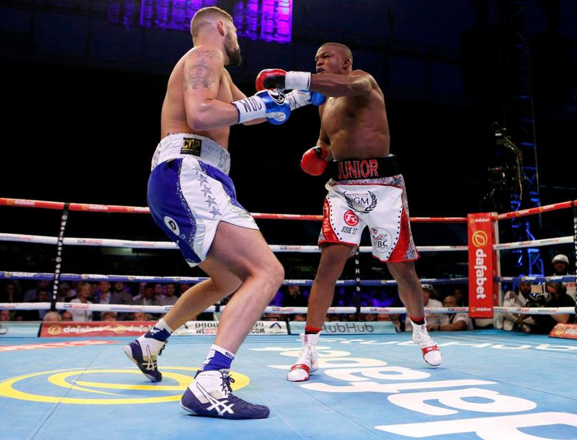 Ilunga Makabu lors d'un combat perdu face à Tony Bellew en 2016