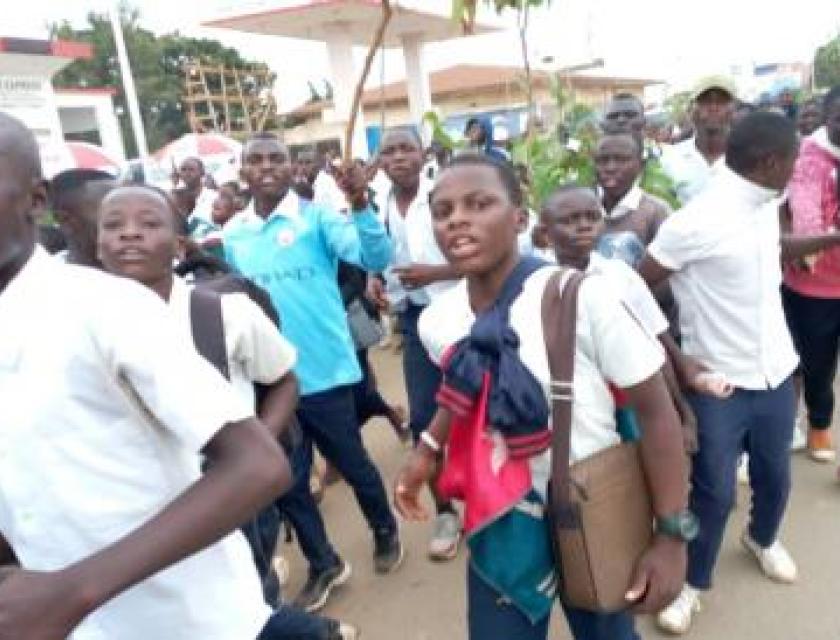 "Félix, si les classes ne reprennent pas, on va fumer le 'bombé'", message des élèves de Kinshasa au Président Tshisekedi