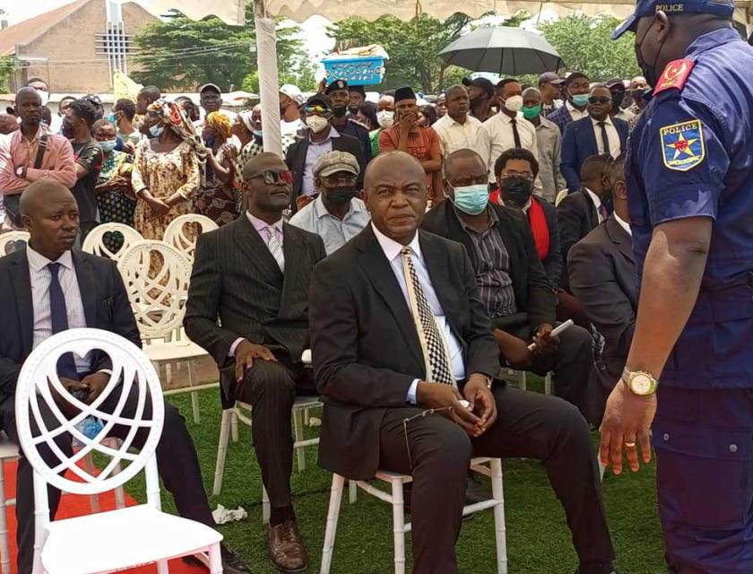 Gentiny Ngobila aux obsèques de victimes de Matadi Kibala