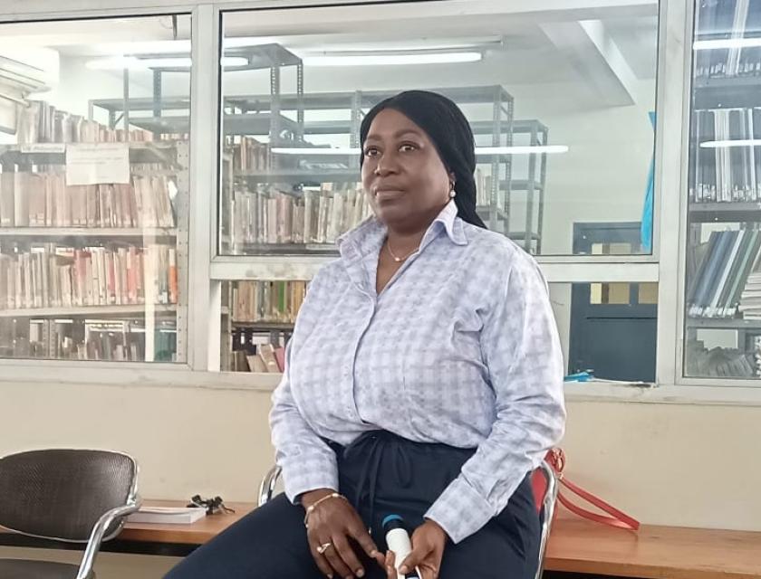 Chantal Kanyimbo lors de la présentation officielle de son livre intitulé : « Mémoires : les plus belles années de ma vie », samedi 2 juillet 2022, dans la bibliothèque de l'Institut facultaire des sciences de l'information et de la communication (IFASIC) à Kinshasa. Photo Michée Lutete 