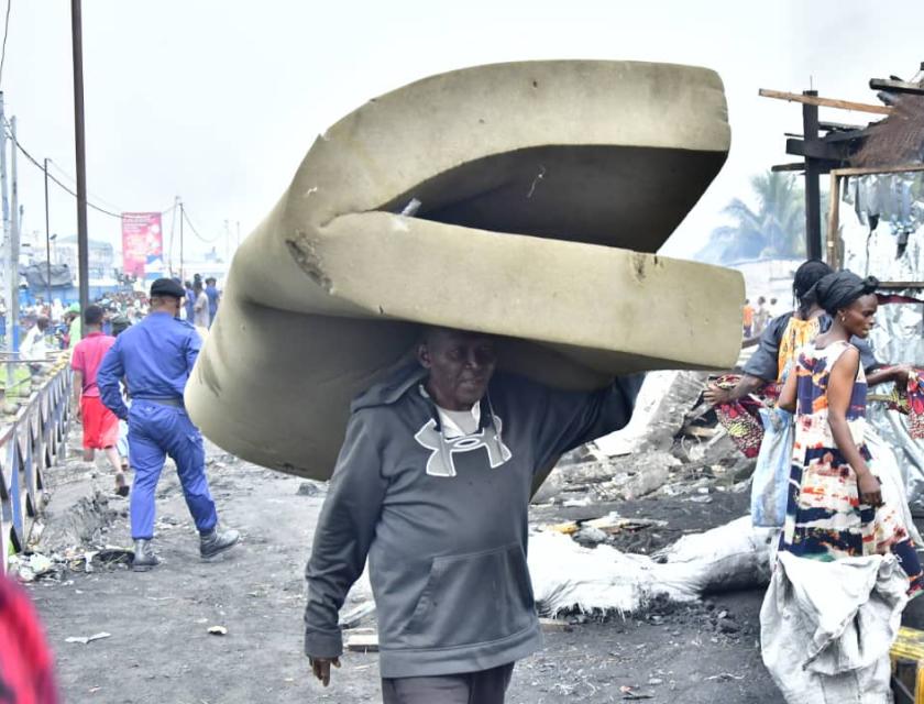 Évacuation des marchés pirates sur le long du Boulevard Lumumba