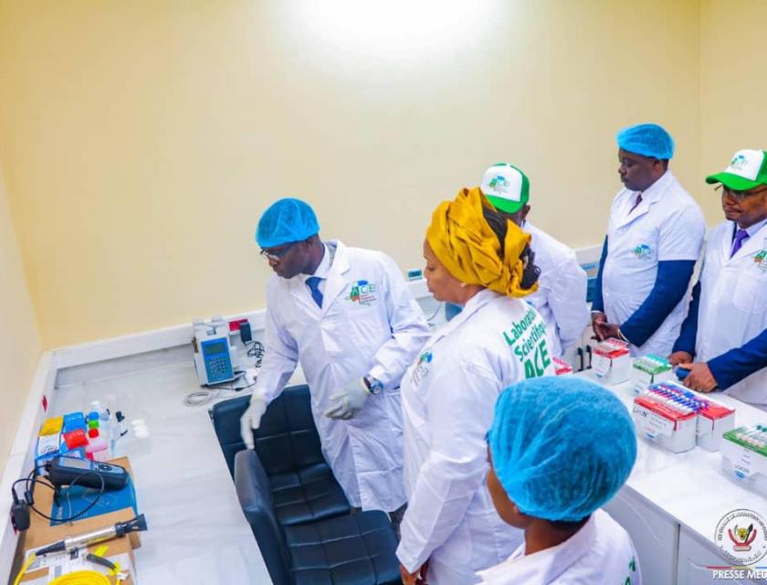 Kinshasa, inauguration du premier laboratoire de surveillance environnementale le mardi 1er novembre 2022.