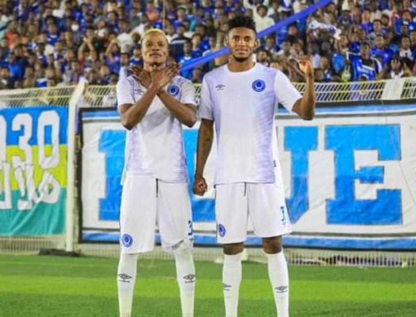 Glody Lilepo (Gauche) et Fabrice Ngoma ( à droite) sous le maillot d'Al Hilal du Soudan 