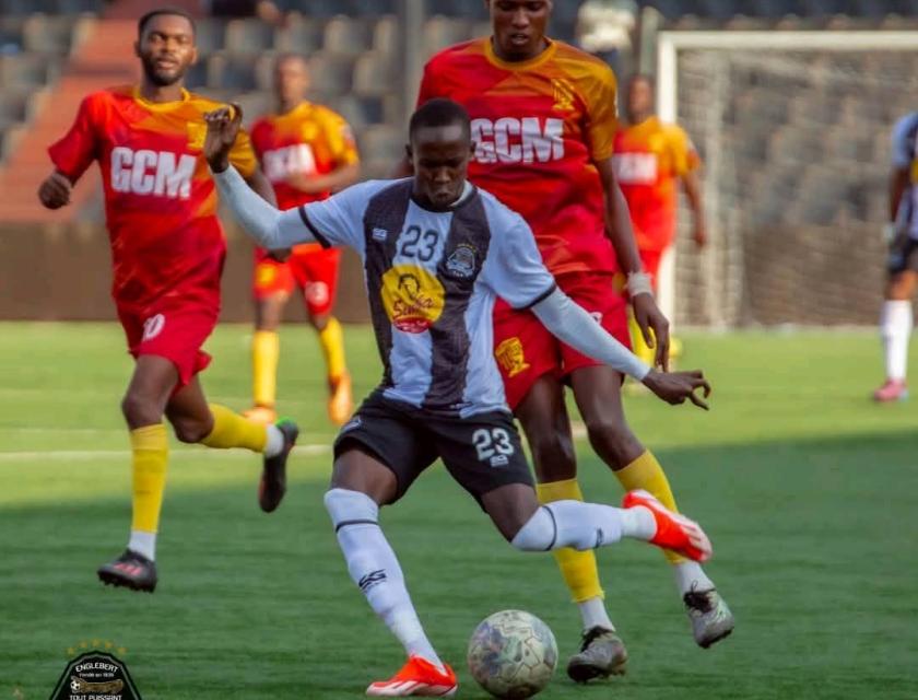 Duel entre deux joueurs de mazembe et de l'US Panda le 30 octobre 2024