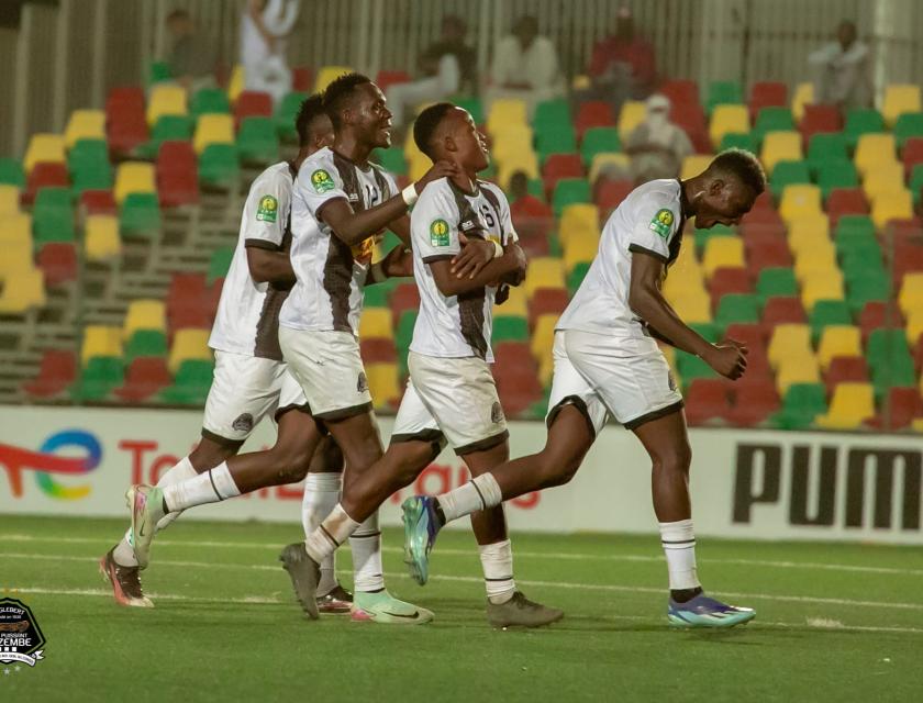 Les joueurs du TP Mazembe en train de célébrer le but d'égalisation d'Oscar Kabwit face à Al Alhi Omdurman du soudan, le 8 décembre, stade Olympique de Nouakchott, Mauritanie, Ph. by TP Mazembe