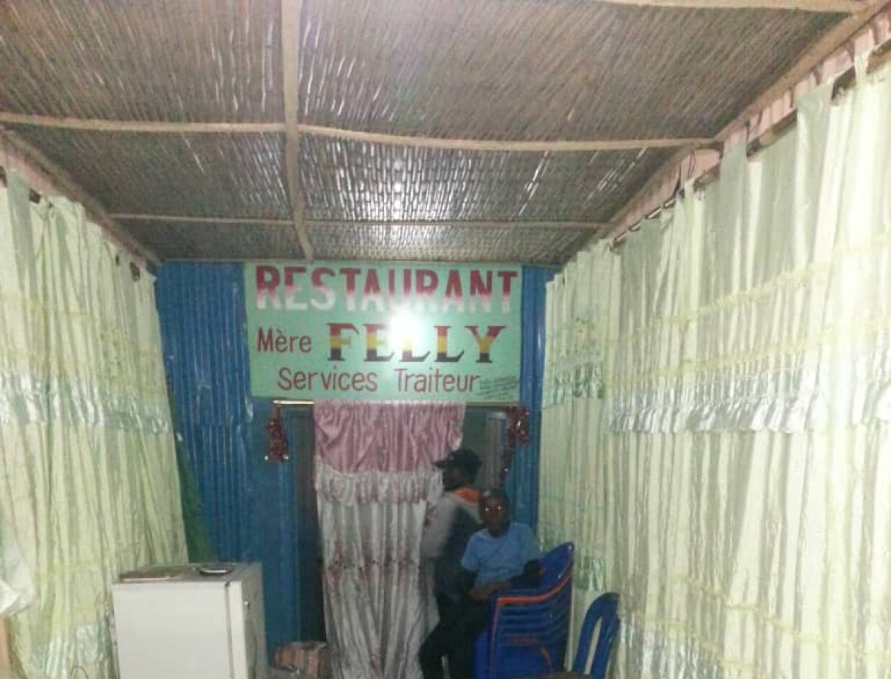 Entrée principale du restaurant "Maman Felly"