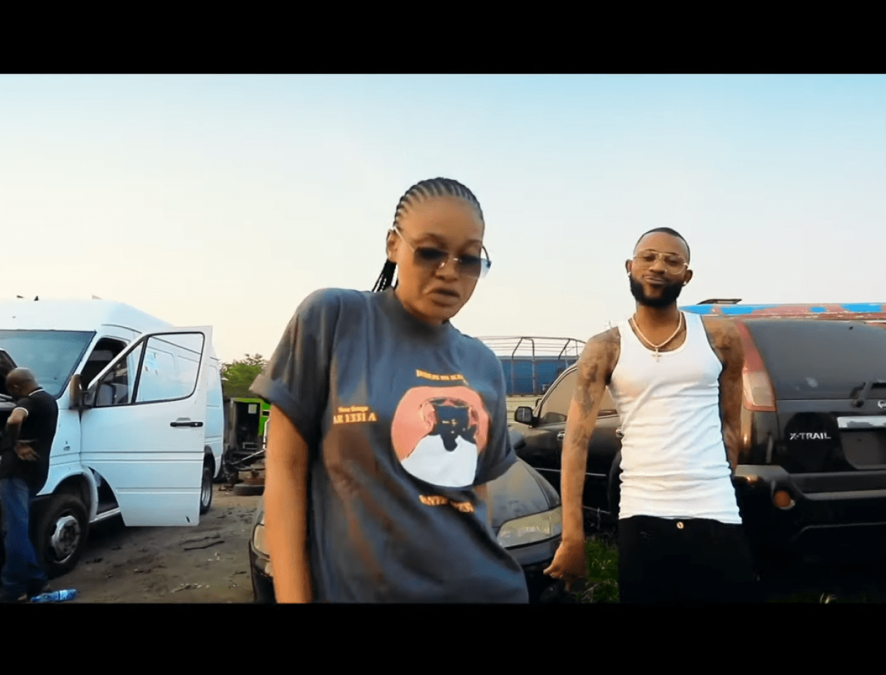 Raykaa et Mc azas chantent T.R