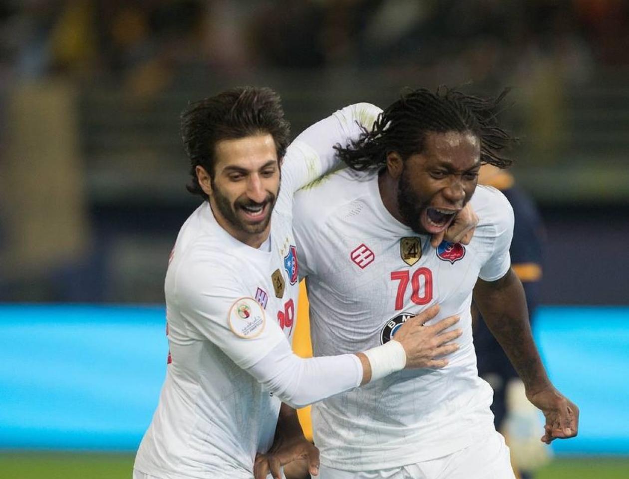 Dieumerci Mbokani offre la coupe du Koweït à son club 