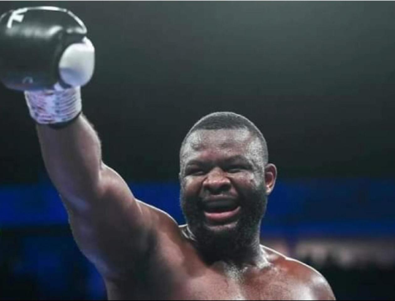 Le congolais Martin Bakole après sa victoire 