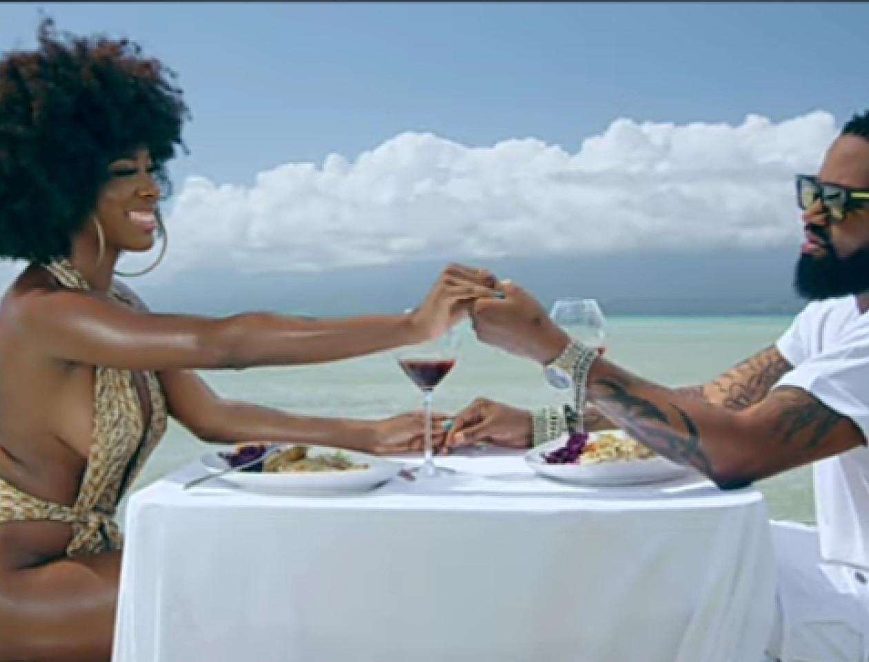L'image du clip « Marionnettes » de Ferre Gola, dévoilé vendredi 18 novembre 2022 sur Youtube.