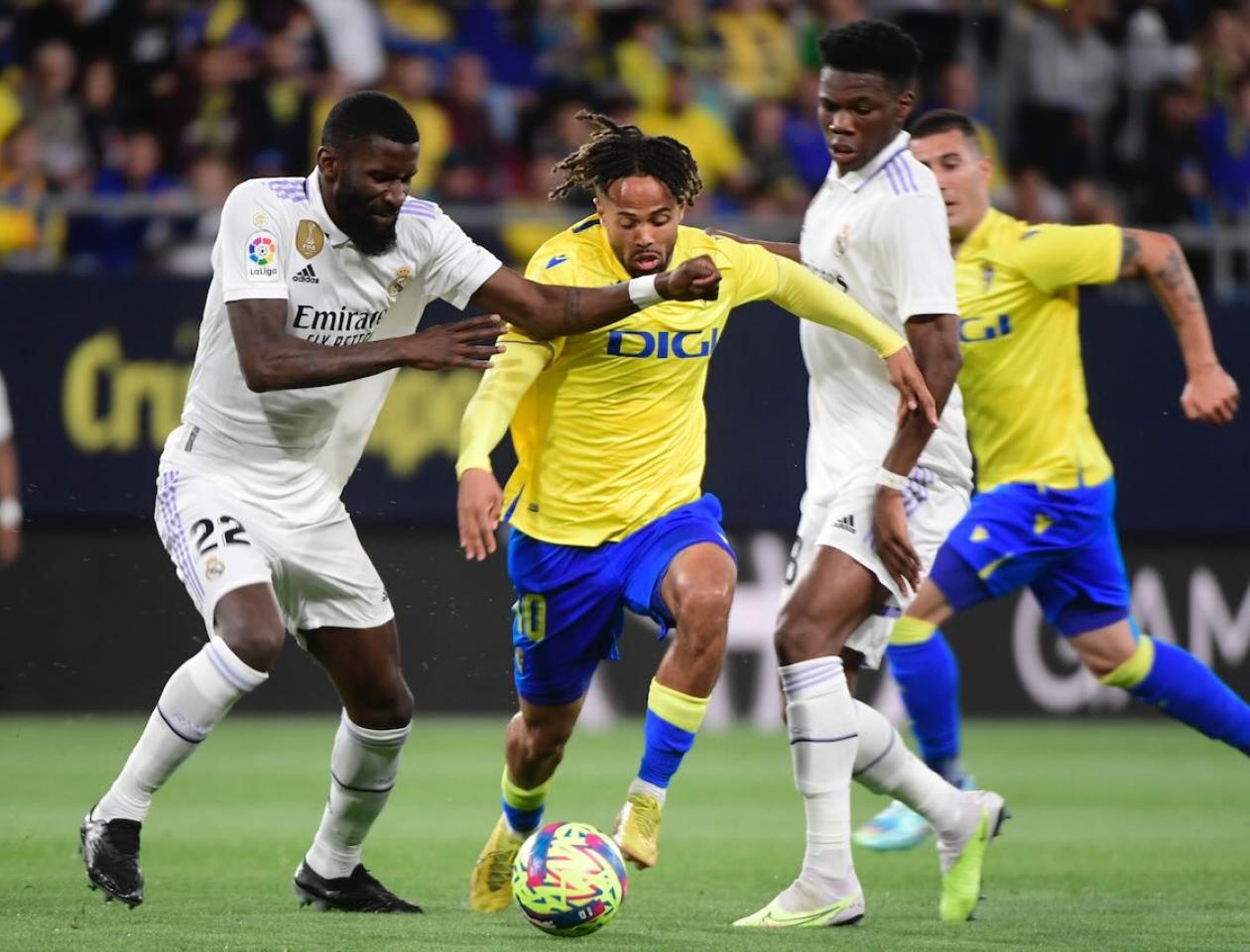 Le duel entre Bongonda et rudiger 