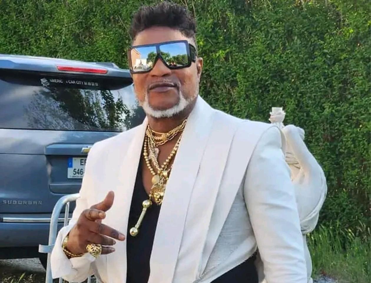 Auteur et compositeur des chansons, Koffi OLOMIDE 