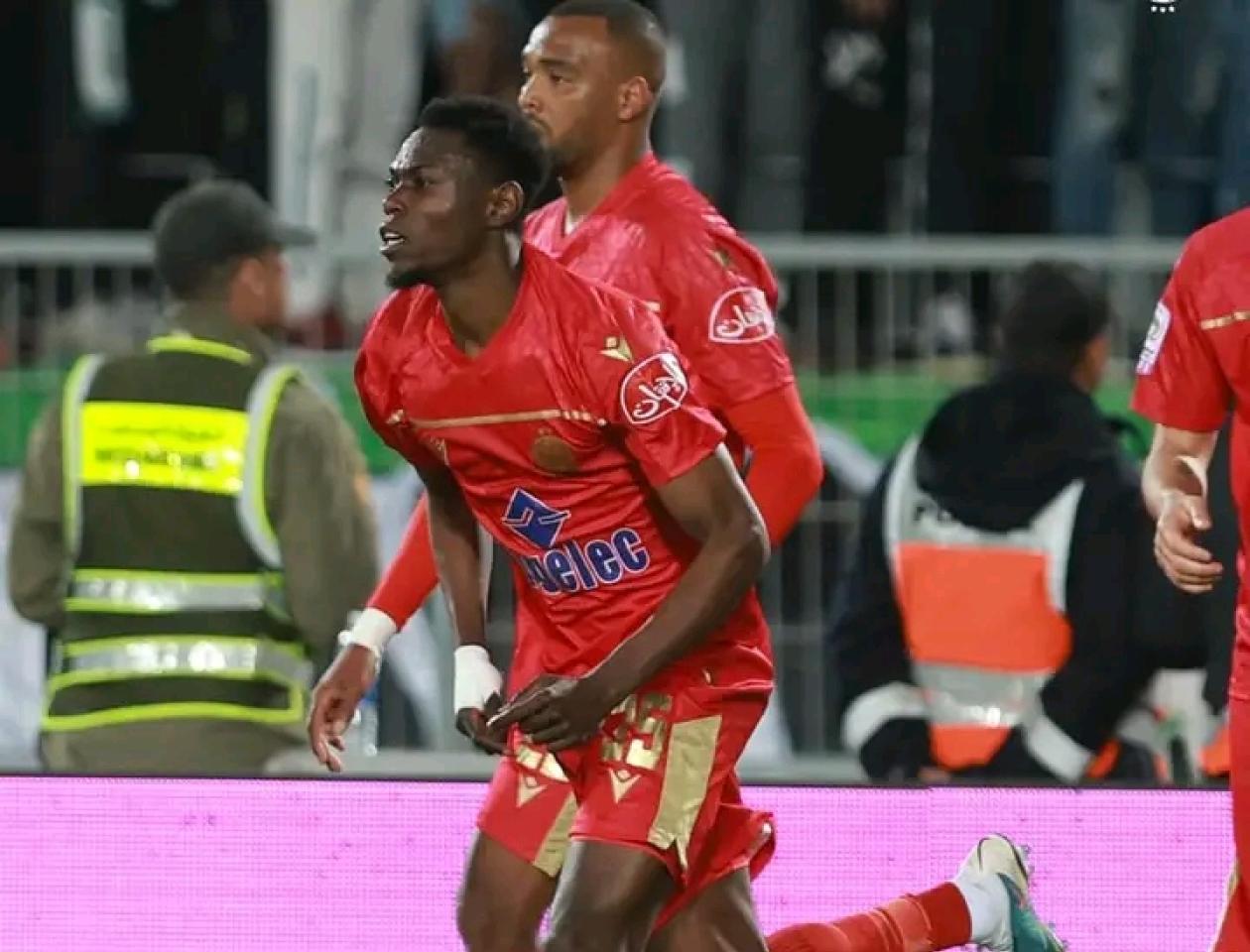 Arsène Zola sous maillot de l'équipe marocaine de Widad Athletic club de Casablanca 