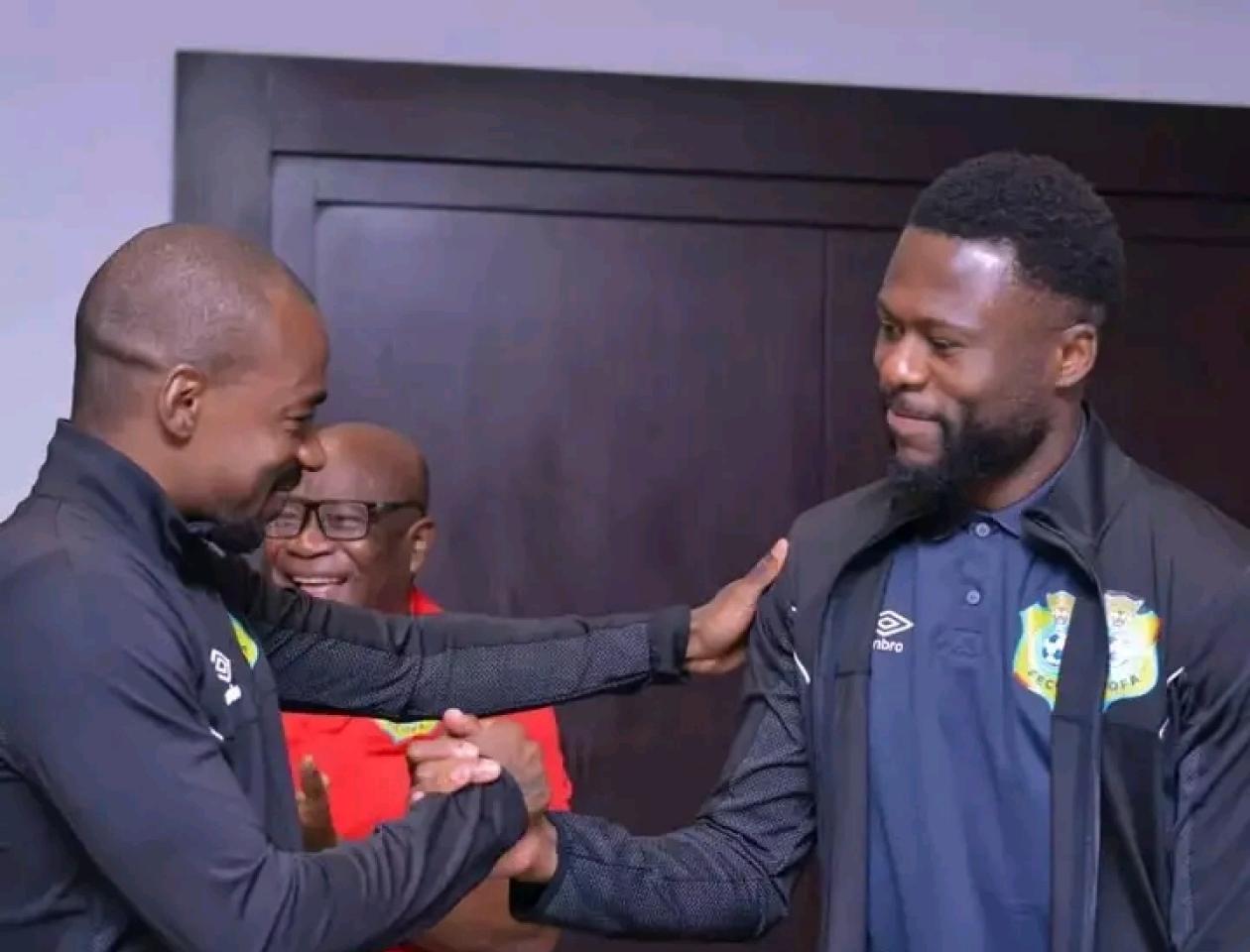 Chancel Mbemba et ses coéquipiers pendant le dinner du lundi 12 juin 
