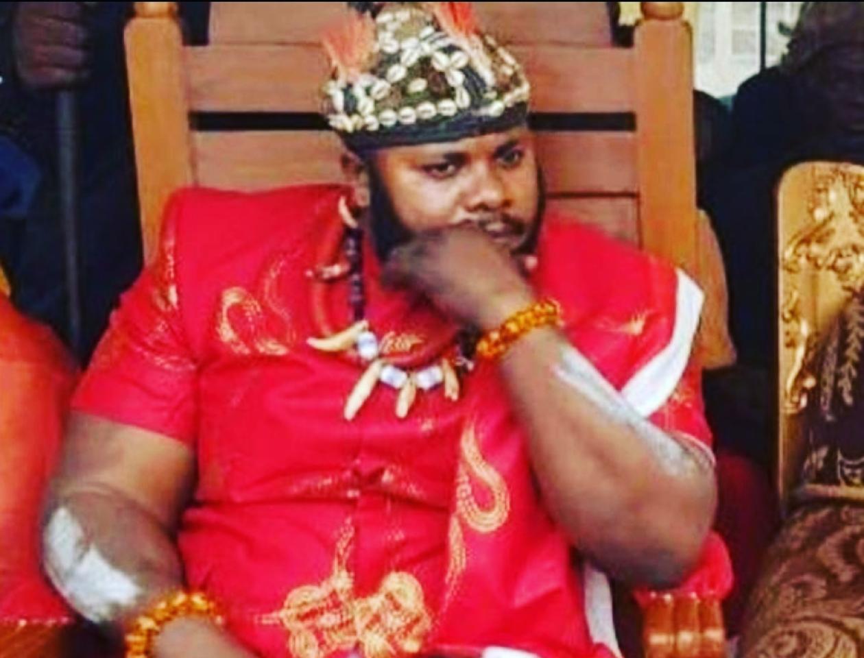 Intronisation au pouvoir de Sa Majesté KAVABIOKO FABRICE ZOMBI, le 17 mars 2021 à Pesi Mini-Kongo siège des Institutions. 